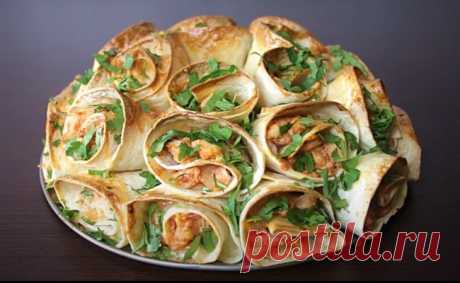 Закуска на праздник из лаваша. Легко и вкусно! Предлагаю Вам необыкновенно вкусную закуску на праздничный стол! Готовится просто, получается необыкновенно вкусно! Ингредиенты: Лаваш - 15 кружков ( 550 гр.) Куриная грудка (отварная) - 1 Сыр