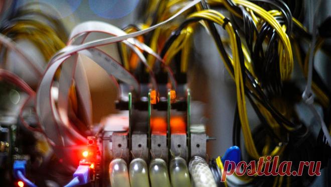 Под Волгоградом после жалоб жителей остановили построенную для майнинга электростанцию. В Волгоградской области жители и СМИ пожаловались на деятельность газопоршневой электростанции ООО "Симбайн М" в станице Кременской, сообщает в Telegram-канале региональная прокуратура. В ведомстве выяснили, что на участке, ...