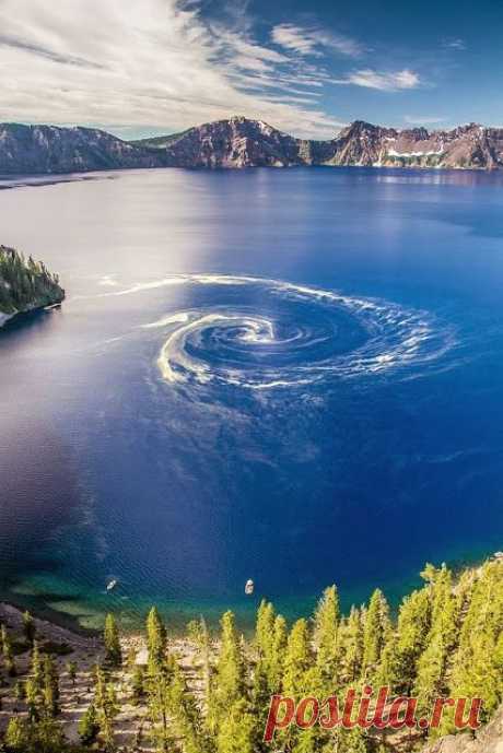 Giant swirl at Crater Lake National Park, Oregon  |  Pinterest • Всемирный каталог идей