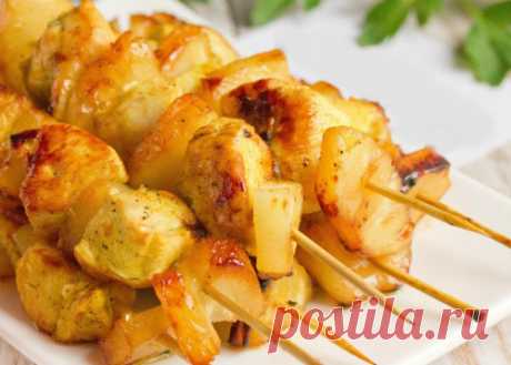 Мини-шашлычки из курицы с ананасом на шпажках | Новости, обзоры, акции в интернет-магазине TOP SHOP