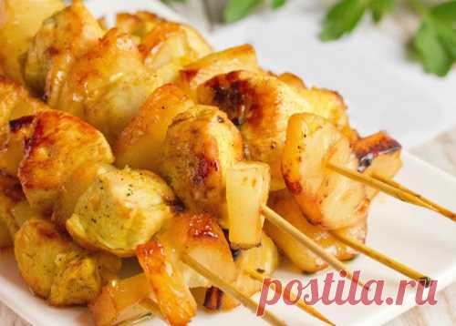 Мини-шашлычки из курицы с ананасом на шпажках | Новости, обзоры, акции в интернет-магазине TOP SHOP