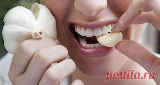 Есть 1 проверенный годами способ отбелить зубы. Попробуете?