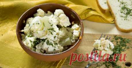 Вкусный рецепт цветной капусты с брынзой с фото для приготовления дома  Хотите приготовить вкусное блюдо дома? Предлагаем отличный рецепт цветной капусты с брынзой с фотографиями и описанием процесса готовки.