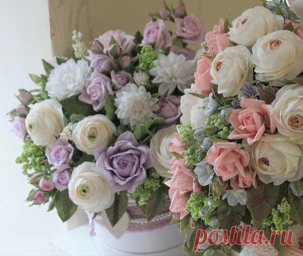 Бумажная флористика.
автор ©Charmé / paper flowers