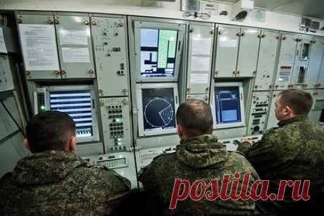 Беспилотник упал в находящемся в 90 километрах от Украины белгородском СНТ. Беспилотный летательный аппарат (БПЛА) упал в садовом некоммерческом товариществе «Оазис» под Старым Осколом в Белгородской области. СНТ находится примерно в 90 километрах от границы с Украиной. По сведениям Telegram-канала Shot, дрон обнаружили дачники. Он находился возле одного из жилых домов.