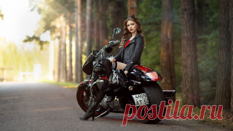 black and red cruiser motorcycle