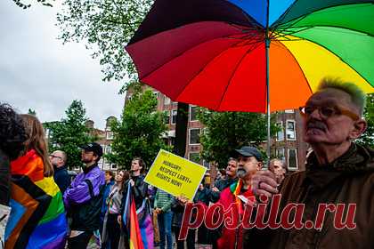 Премьер Венгрии Орбан решил вынести на референдум скандальный закон об ЛГБТ. Власти Венгрии проведут референдум касательно закона о запрете ЛГБТ-пропаганды среди детей. Решение о проведении голосования было принято в связи с нападками Брюсселя из-за закона о защите детей. Об этом сообщает РИА Новости со ссылкой на канцелярию премьер-министра Венгрии Виктора Орбана.