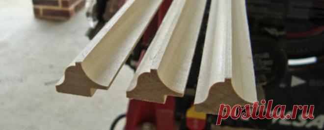 Приспособление для фрезерования багета Багет, карнизы и другие детали с продольным профилированием изготавливают на специальном приспособлении. Профиль формируют сквозным фрезерованием заготовок простыми или фасонными фрезами. Приспособление имеет две основные детали: опорный кронштейн и прижимную пластину. Опорный кронштейн состоит из двух вертикальных металлических брусков, объединенн...