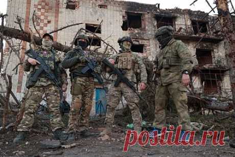 Раскрыто число уничтоженных ЧВК «Вагнер» бойцов ВСУ. Частная военная компания «Вагнер» опубликовала отчет о работе, проведенной на Украине с марта 2022 года. Согласно данным из указанных документов, за год бойцы группы уничтожили свыше 72 тысяч солдат Вооруженных сил Украины, а также взяли в плен 509 человек. Кроме того, приводятся сведения о ликвидированной технике.