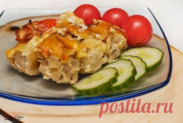​Каннеллони фаршированные 
Каннелло́ни (итал. cannelloni) &mdash; это итальянская паста (макароны) в виде трубочек диаметром примерно 2-3 см и длиной около 10 см.Ингредиенты:куриная грудка
яйцо&nbsp;лук репчатый&nbsp;картофелина&nbsp;зелень и специи&nbsp;майонез&nbsp;сыр&nbsp;помидорыЯ не даю пропорций в граммах...