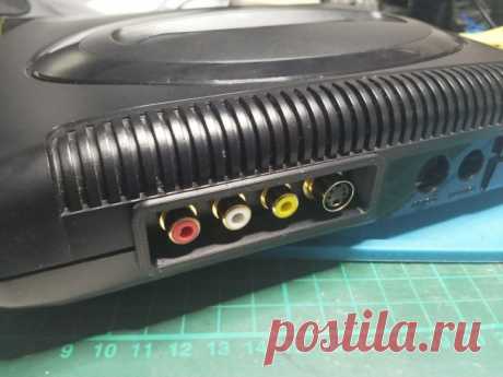 «Тюльпаны» и S-Video на приставке Sega Автор Instructables под ником Dreamcazman придумал, как добавить к игровой консоли Sega Mega Drive (Genesis) гнёзда типа RCA («тюльпаны») и S-Video. Переделанную приставку можно подключать к телевизору стандартным кабелем, а не специализированным, который не всегда имеется под рукой. Ещё недавно