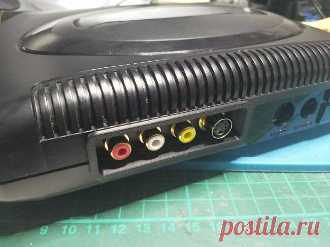 «Тюльпаны» и S-Video на приставке Sega Автор Instructables под ником Dreamcazman придумал, как добавить к игровой консоли Sega Mega Drive (Genesis) гнёзда типа RCA («тюльпаны») и S-Video. Переделанную приставку можно подключать к телевизору стандартным кабелем, а не специализированным, который не всегда имеется под рукой. Ещё недавно