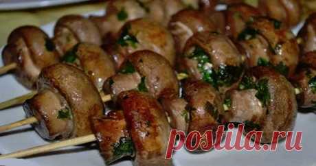 Румынский рецепт приготовления шампиньонов. Ну очень вкусно! Получается невероятно вкусная закуска, которая всем очень понравится!