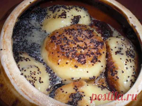 Сырники в маковом соусе