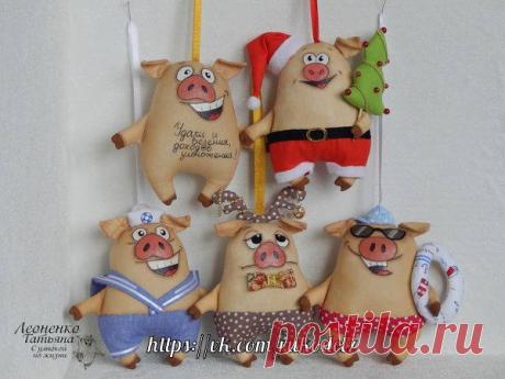 «Веселый поросенок»
#текстильные_игрушки #новогодние_игрушки #хрюшки #поделки@rukodelz