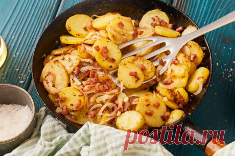 Жареная картошка по-немецки: просто и вкусно - Steak Lovers - 22 июня - Медиаплатформа МирТесен ЛУЧШЕЕ ЗА НЕДЕЛЮ Ежедневное блюдо не должно быть сложным. Главные качества для будничного вечера – простота и быстрота приготовления. Картошка по-немецки как раз из подобных рецептов. Вкусное немецкое блюдо, которое можно быстро приготовить в любой день. В Германии подобный способ приготовления - 22 июня - 43124917862 - Медиаплатформа МирТесен