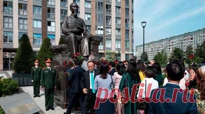 В Петербурге открыли площадь Хошимина. В Выборгском районе Санкт-Петербурга открыли площадь в честь Хошимина, сообщает ТАСС. Читать далее
