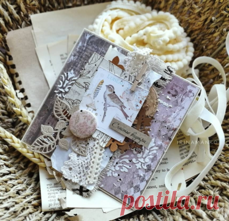 3 элемента по вертикали: штамп, лист и калька.
Вырубки ножами:
- "Сирень" от @scrapfriend
- "Семейный портрет" @mimi_cut
- "Бузина" от @eco_paper @arthobby_su
Штампы от @stylishstamps, фишка из набора "Старые письма" от @eco_paper