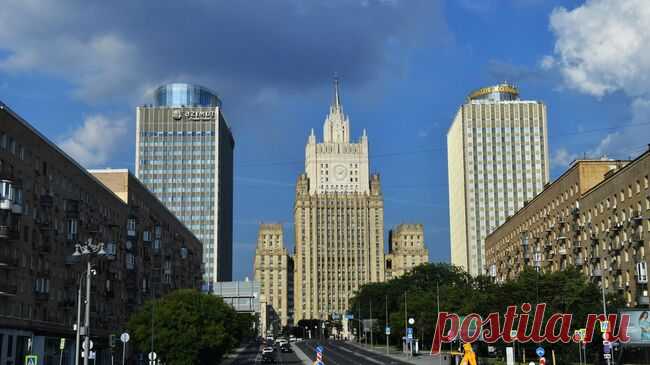 Отец Ассанжа выразил восхищение из-за работы МИД России и "Росатома"