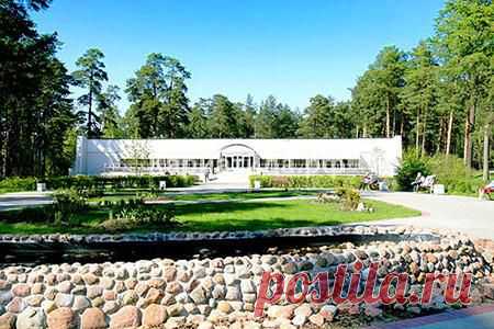 Санаторий "Сестрорецкий курорт" в пригороде Санкт-Петербурга - Kariatida