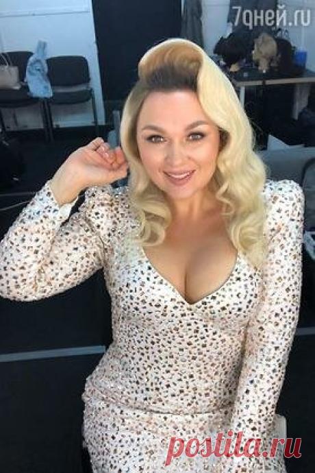 Надежда Ангарская еще больше похудела
На обед съедаем белок размером с ладонь, углеводы размером с кулак и клетчатку — сколько влезет