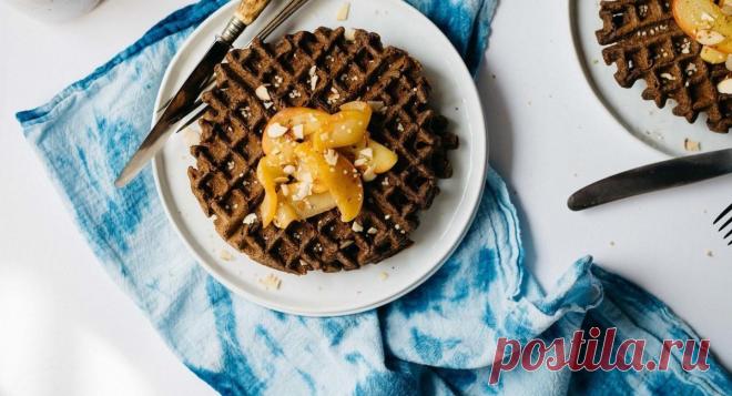 4 рецепта блюд с гречкой, которые вы ещё не пробовали Гречка — настоящий российский суперфуд. Мы уже не раз рассказывали о её полезных свойствах, поэтому сразу перейдём к делу (точнее, к рецептам). Салат, фаршированные перцы, маффины и вафли — выбирайте то, что вам по вкусу, и ни в чём себе не отказывайте!