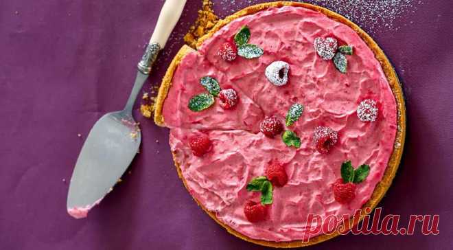 Пирог с малиной и лаймовым кремом