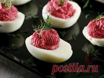 Фаршируем яйца, как профи: 5 вкусных начинок, которые вы полюбите Кто не любит фаршированные яйца, тот просто не умеет их готовить! Даже если вы привыкли готовить яйца по одному и тому же рецепту и делаете так многие годы, попробуйте разочек отойти от привычной кухн…