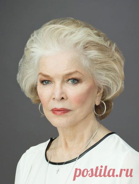 Эллен Бёрстин, 7 декабря, 1932