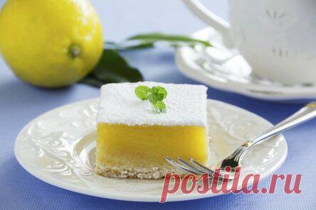 Торт «Лимонник» —хит застолий, который смогут приготовить даже дети! - Идеи на любой случай Простой рецепт для домашнего приготовления: этот очень вкусный торт не раз становился хитом всевозможных застолий. Рецепт торта «Лимонник» настолько прост, что его могут приготовить даже дети. Торты, тесто для которых замешивается на сметане, не сравнятся ни с чем! РЕЦЕПТ ТОРТА «ЛИМОННИК» НАДО: Тесто: 380 г муки 250 г сливочного масла 200 г сметаны 12 ч. л. соды (погашенной […]