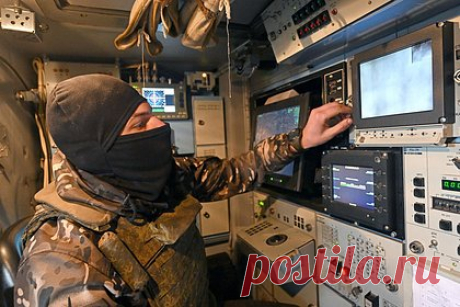 Названо средство борьбы с американскими «умными» бомбами. Американские бомбы наземного базирования GLSDB (Ground Launched Small Diameter Bomb), которые поставляют Киеву, можно сбить российскими зенитными ракетными комплексами (ЗРК) «Тор» и «Бук», сообщил Игорь Коротченко. Ранее Пентагон подтвердил передачу Киеву снарядов GLSDB.