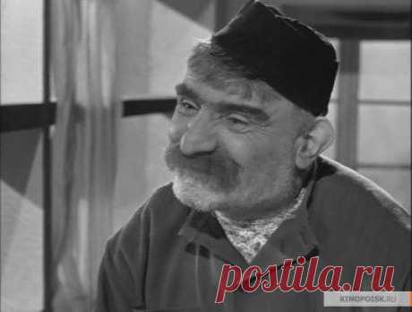 ОТЕЦ СОЛДАТА - КТО ПОМНИТ, СТАВИТ КЛАСС!
Гениальный Серго Закариадзе...
Для людей моего поколения День Победы очень тесно связан с великими фильмами о войне. Мы смотрели их в детстве, восхищались ими и не забыли до сих пор. Давайте же вспомним лучшие из них!