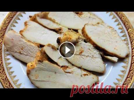 Куриная пастрома - нежнейшая и сочная! Ингредиенты: Куриная грудка (филе). Маринад: 2 лавровых листа, 8-10 горошин душистого перца, чайная ложка сухого чеснока, 1 стл соли. Специи для запек...