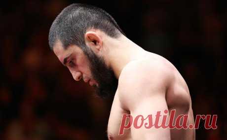 Махачев устал защищать титул UFC. Станет ли он чемпионом в среднем весе. Ислам Махачев победил американца Дастина Порье и защитил титул чемпиона UFC в легком весе. После боя россиянин заявил о желании подраться за пояс в полусреднем дивизионе. Об этом — в подборке «РБК Спорт»