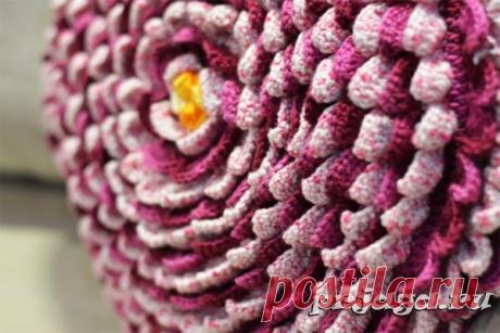 Цветочная подушка крючком