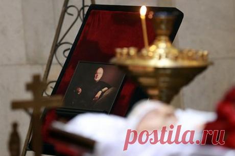 В Москве состоялось прощание с политологом Павловским. Прощание с политологом Глебом Павловским состоялось в траурном зале Центральной клинической больницы в Москве. Об этом сообщает корреспондент РИА Новости. По данным агентства, с журналиста и политолога проводили аплодисментами. Павловский скончался в ночь на 27 февраля в возрасте 72 лет.