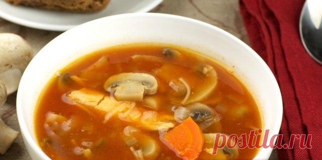 Куриный суп с шампиньонами - Пошаговый рецепт с фото своими руками Куриный суп с шампиньонами - Простой пошаговый рецепт приготовления в домашних условиях с фото. Куриный суп с шампиньонами - Состав, калорийность и ингредиенти вкусного рецепта.
