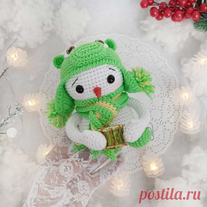СХЕМА снеговик в шапке дракона крючком #схемыамигуруми #амигуруми #вязанаяигрушка #игрушкикрючком #вязаныйснеговик #amigurumipattern #crochetsnowman #amigurumisnowman