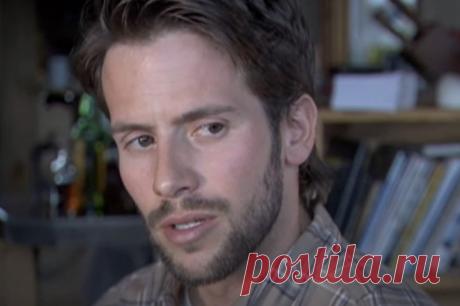 Жена погибшего вместе с дочерьми актера Оливера выступила с обращением. Самолет, на котором Кристиан Оливер с детьми возвращался из отпуска на Карибах, упал в океан.