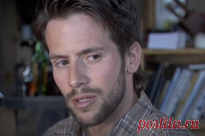 Жена погибшего вместе с дочерьми актера Оливера выступила с обращением. Самолет, на котором Кристиан Оливер с детьми возвращался из отпуска на Карибах, упал в океан.