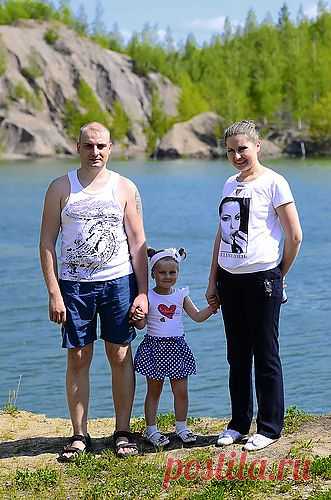 у озера