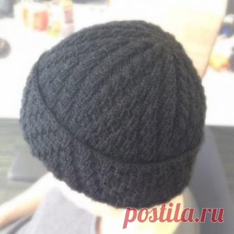 Шапка мужская, 100г Размер: 56-58. Вам потребуется: * пряжа Vita Candy (100% шерсть, 178м/100г). Шапка вяжется из одного мотка и рассчитана на ношение с отворотом высотой около 24 рядов (1.5 раппорта); для шапки с более высоким или двойным отворотом понадобится второй моток; * спицы №4 круговые; * крючок №4 (для…