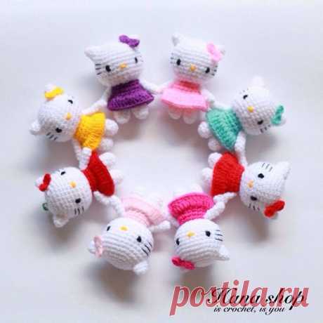 Hello kitty 💕 #amigurumi #amigurumidolls #crochet… by @hanadoll_shop - Quadrum
