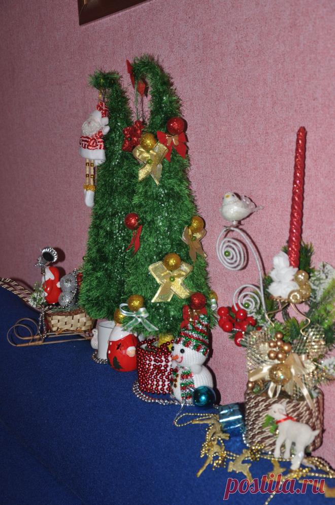 Новогодние топиарии в наличии и на заказ.