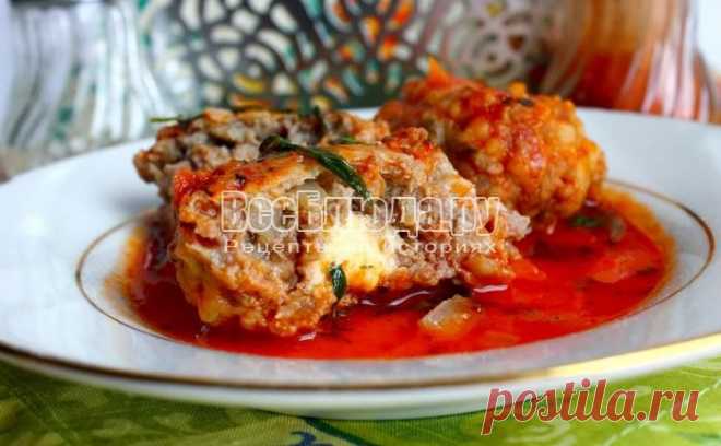 Котлеты из мяса телятины с сыром в томатном соусе | Все Блюда