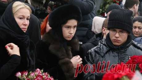Дети Бориса Немцова на его похоронах