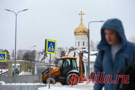 Дальше будет холоднее. После снегопада в Москву придут морозы. Столичный регион накрыл мощный снегопад. По словам синоптиков, осадков выпало около 35% от месячной нормы. Мало того, в последующие дни в Москву и область придут лихие морозы.