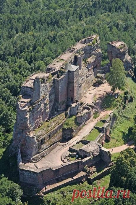 Настоящие средневековые замки Европы | STUDINTER | Яндекс Дзен