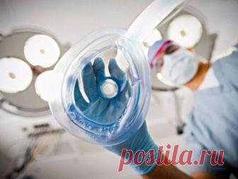 Многие шутники рассказывают забавное мнение о том, что с помощью такого чудесного средства, как наркоз, врачи просто избавляются на время операции от советов пациента.