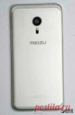 Meizu Pro 6 показали на фото в полный рост На днях в сети появились фотографии ещё не анонсированного Meizu Pro 6. Напомним, что некоторые время "шпионские" фото данного аппарата считали изображением iPhone 7, но вице-президент компании Meizu Ли Нан опроверг эти слухи. Теперь в Интернете появилась новая фотография грядущего смартпэда, на которой видны некоторые отличия от предыдущих снимков. Так, пластиковые полоски будут размещены по краям верхней и нижней части корпуса. В остальном…